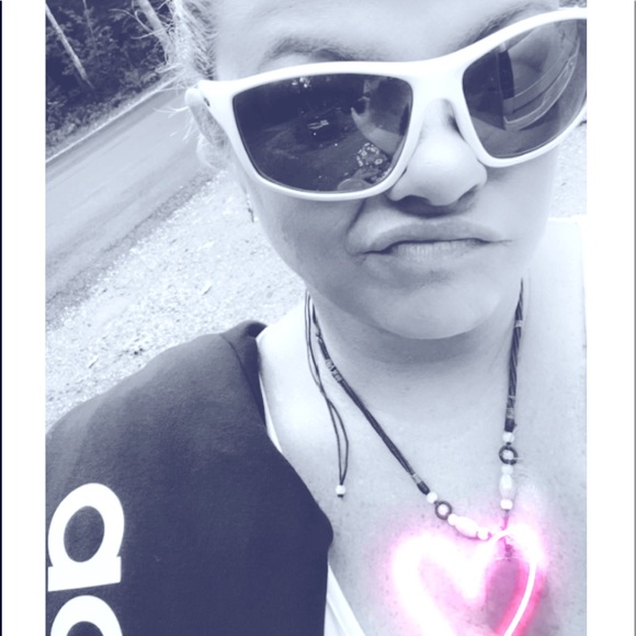 Meet your Posher, Michelle - Picture 1 of 1